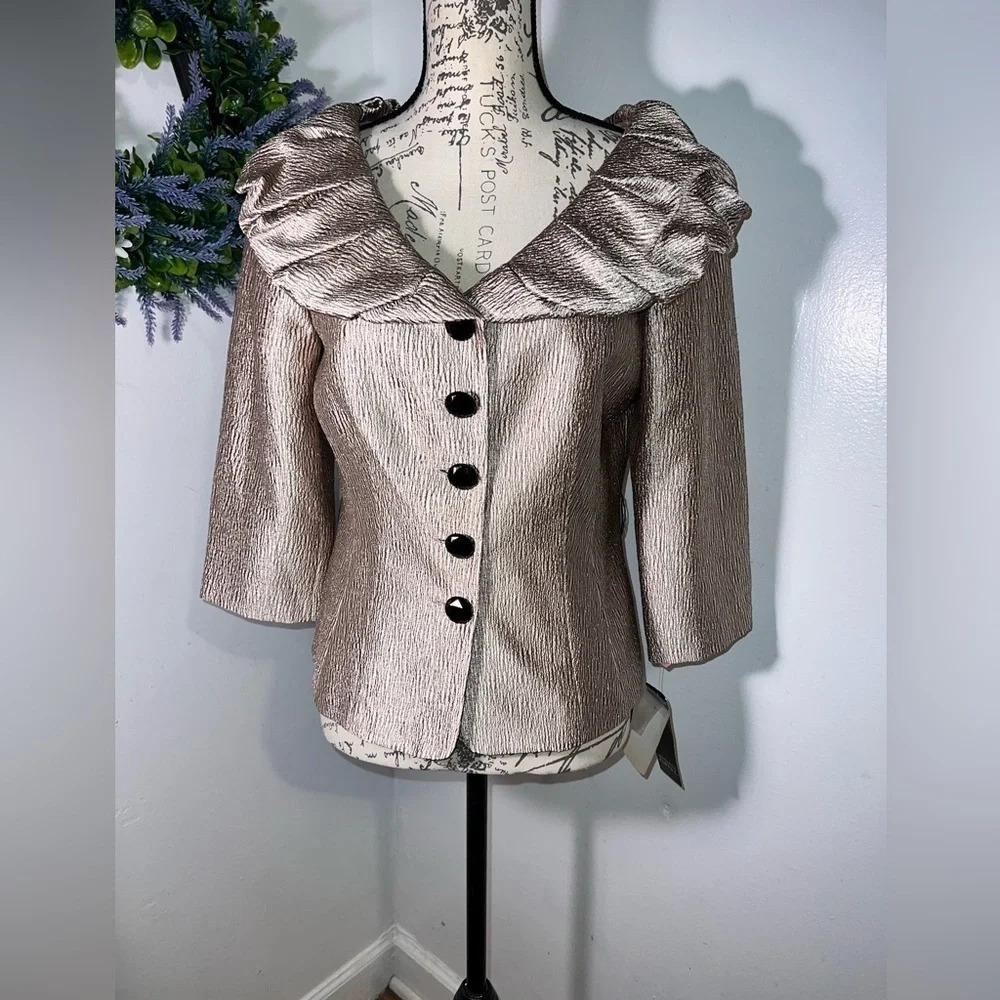 Adriana Papell,6, NWT, champagne sheen puff collar jewel button front 3/4 sleeve